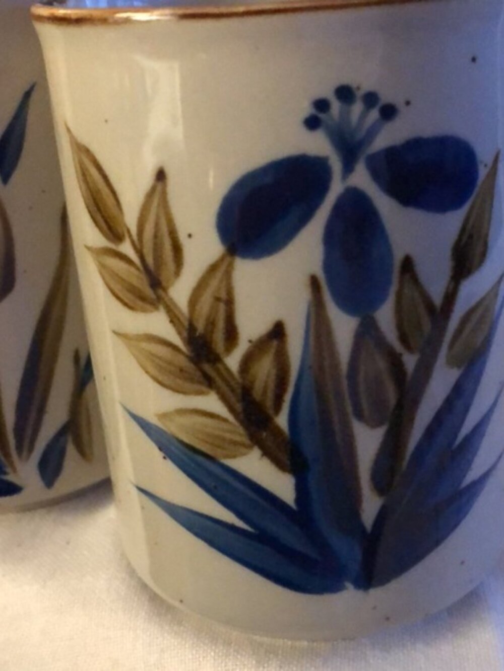 Vintage set of 4 Mugs handmade &amp;Hand painted - Picture 3 of 9